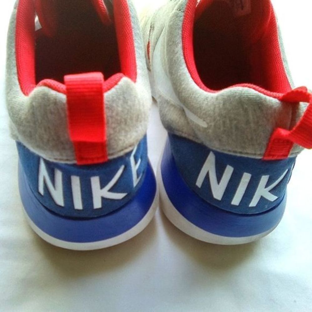 Nike Roshe  Great Britain world cup Sneakers size 6 youth‎ womens size… - Picture 3 of 7